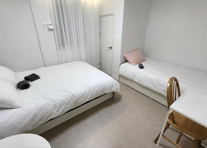 P4 202 3bedrooms Unit *